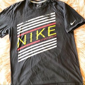NIKE l Large Nike sportswear T-shirt